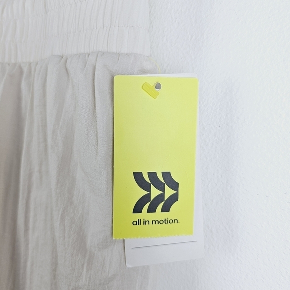 All in Motion Cream Translucent Tulip Shorts NWT, size XL - Picture 6 of 15